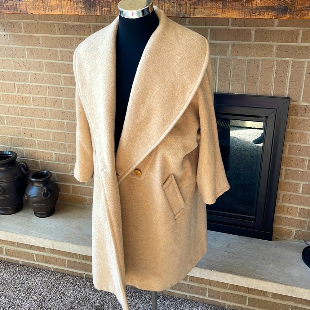 MaxMara womens size 10 tan alpaca wool button up vintage coat made in Italy EUC